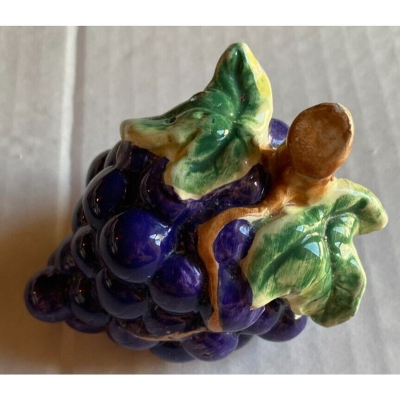 Grape Purple Salt & Pepper Shakers Set of 2, Lefton Ceramic - Picture 5 of 9